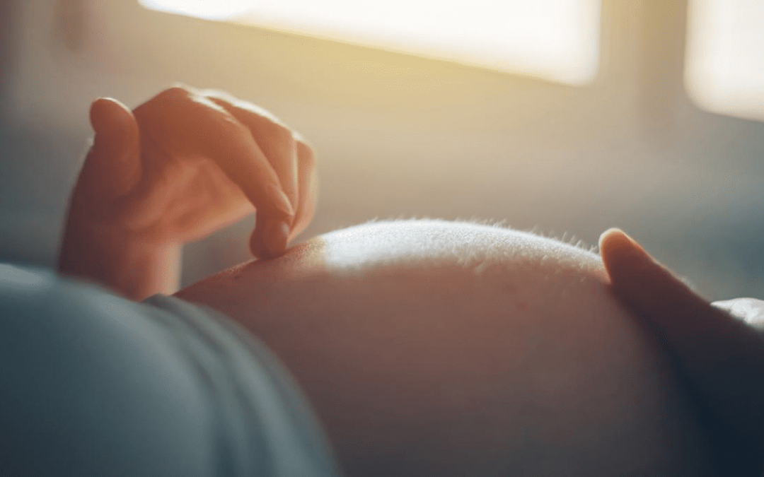 ¿Me escucha mi bebé durante el embarazo?