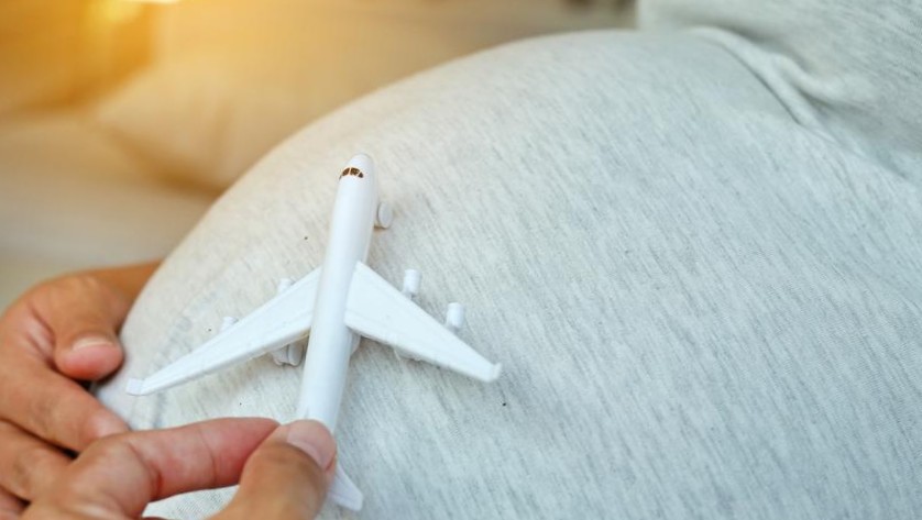 viajar en avión embarazo